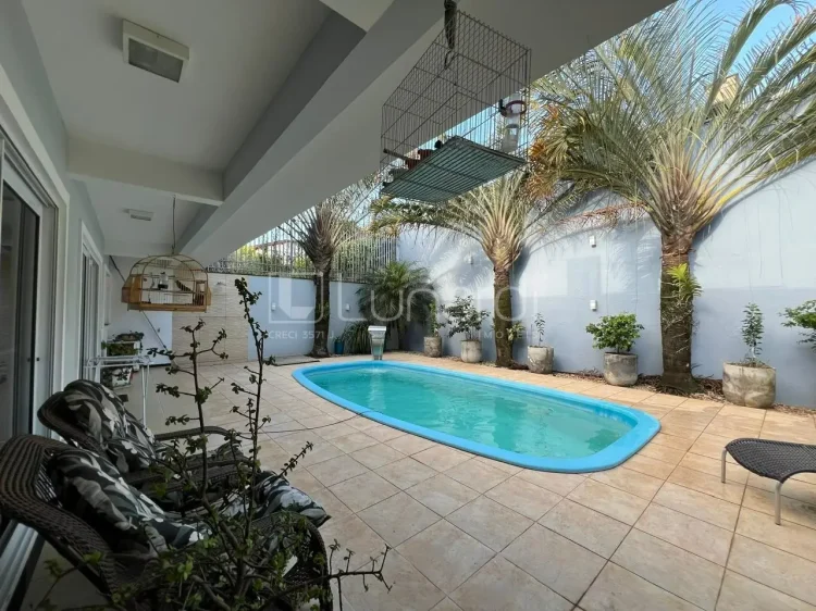 Casa com 3 Dormitórios - Lunardi Imóveis
