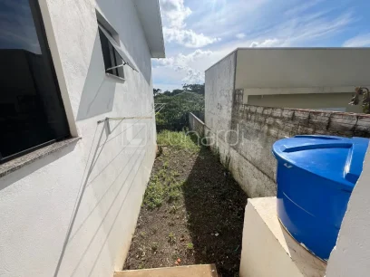 Casa com 2 Dormitórios - Miniatura - Lunardi Imóveis