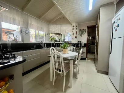 Casa com 4 Dormitórios - Miniatura - Lunardi Imóveis