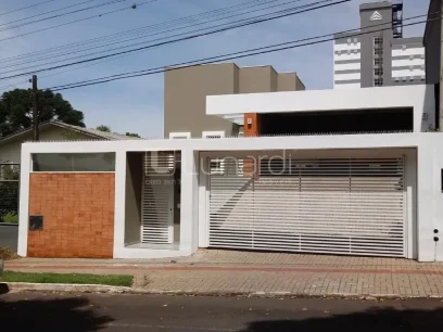 Casa com 3 Dormitórios - Lunardi Imóveis