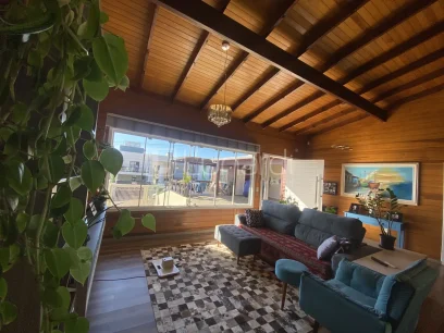 Casa com 2 Suítes - Lunardi Imóveis