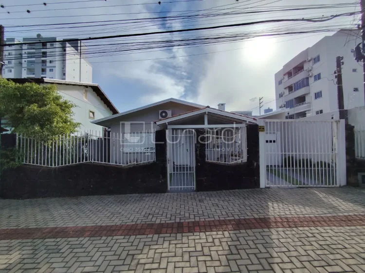 Casa com 3 Dormitórios - Lunardi Imóveis