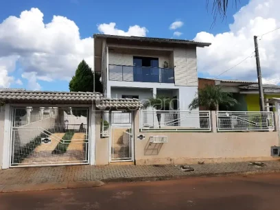 Casa com 3 Dormitórios - Lunardi Imóveis
