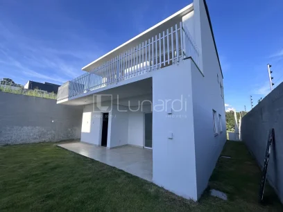 Casa com 4 Dormitórios - Miniatura - Lunardi Imóveis