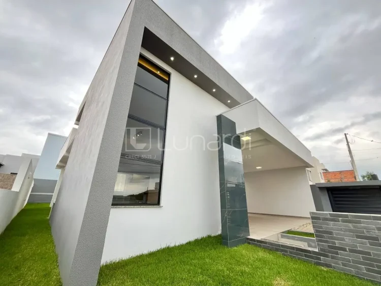 Casa com 3 Dormitórios - Lunardi Imóveis