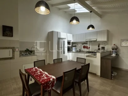 Casa com 4 Dormitórios - Miniatura - Lunardi Imóveis