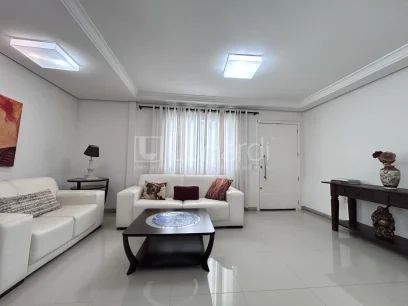 Casa com 4 Dormitórios - Miniatura - Lunardi Imóveis