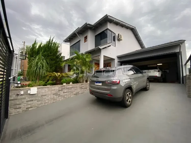 Casa com 3 Suítes - Lunardi Imóveis