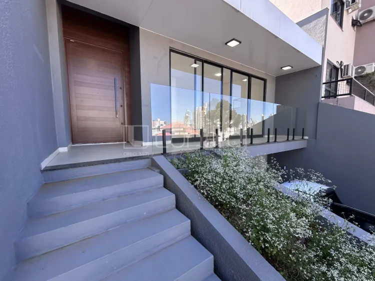 Casa com 3 Dormitórios - Lunardi Imóveis