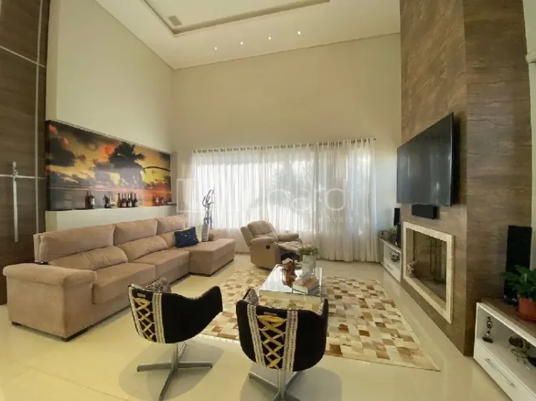 Casa com 4 Dormitórios - Lunardi Imóveis
